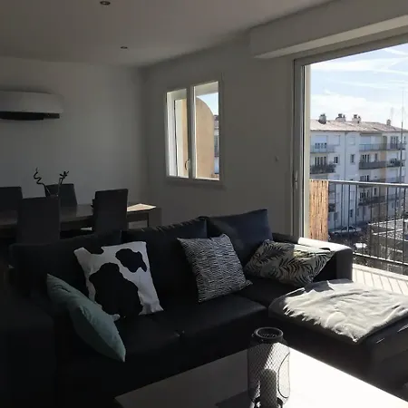 Superbe Proche Bordeaux Pied Du Tram *